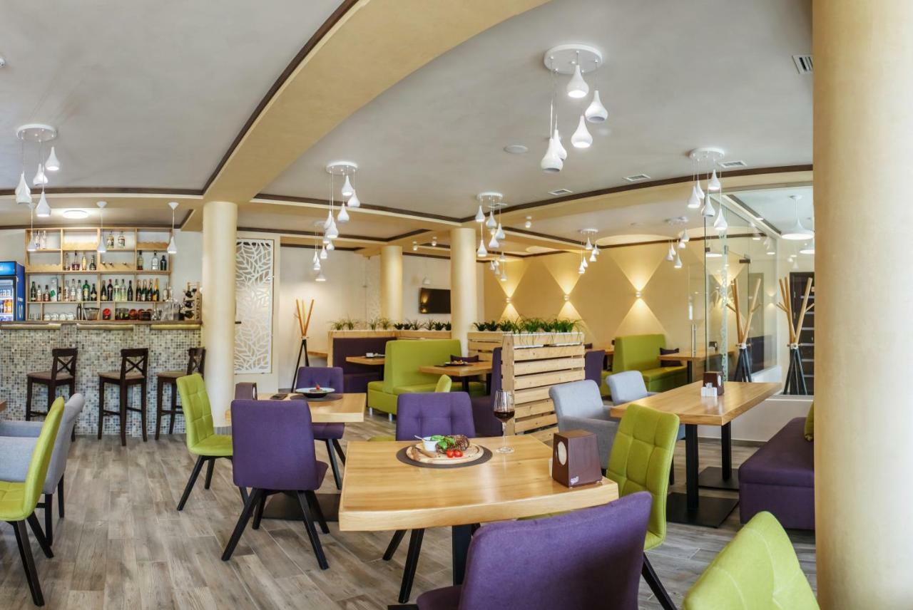 Whiteberry Hotel 布克维 外观 照片